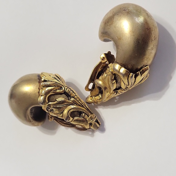 Vintage Isabel Canovas clip ons - Picture 4 of 9